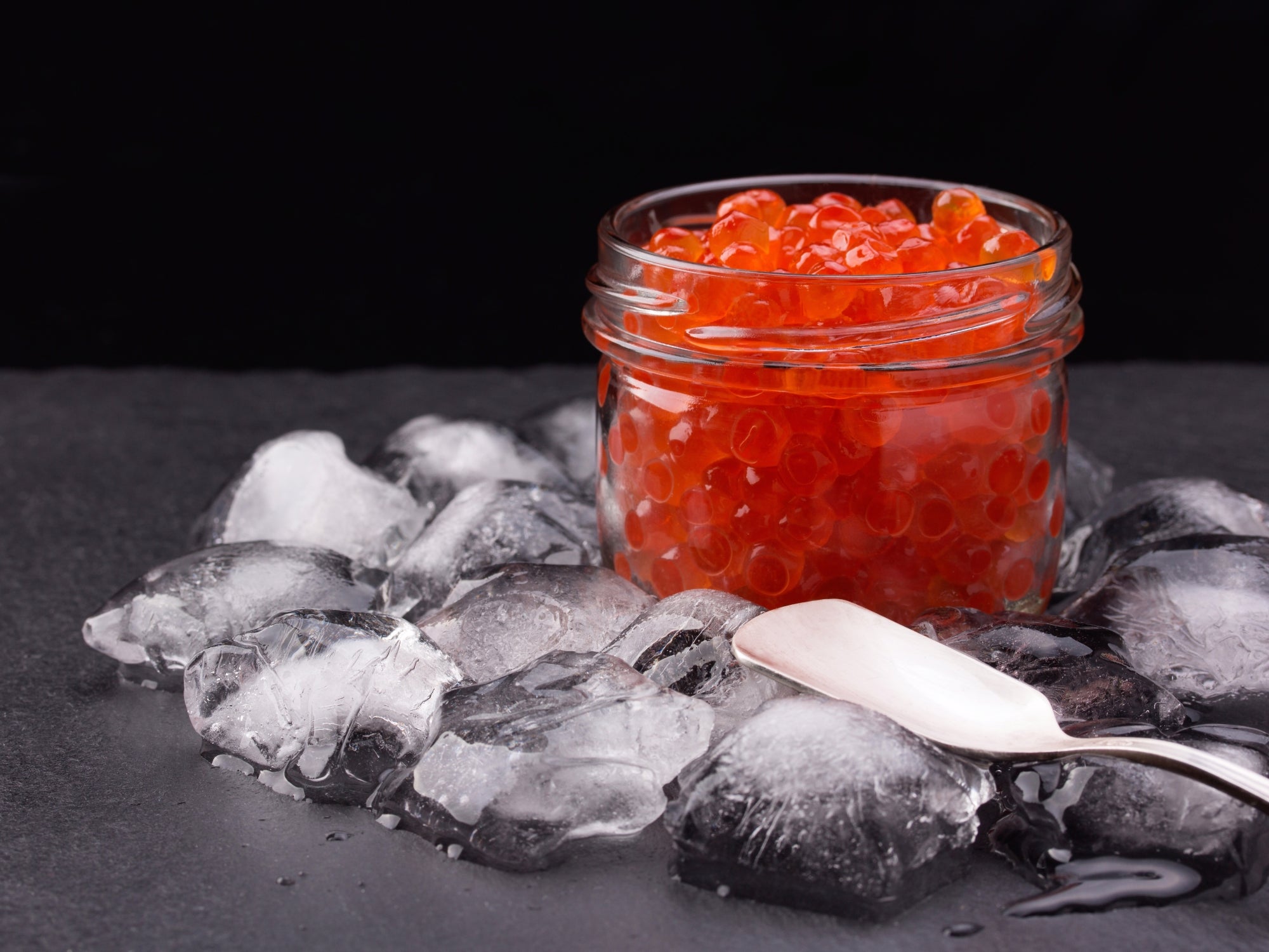How to properly store caviar and how long will it last?